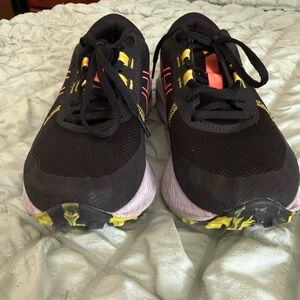 Women’s Asics Size 8